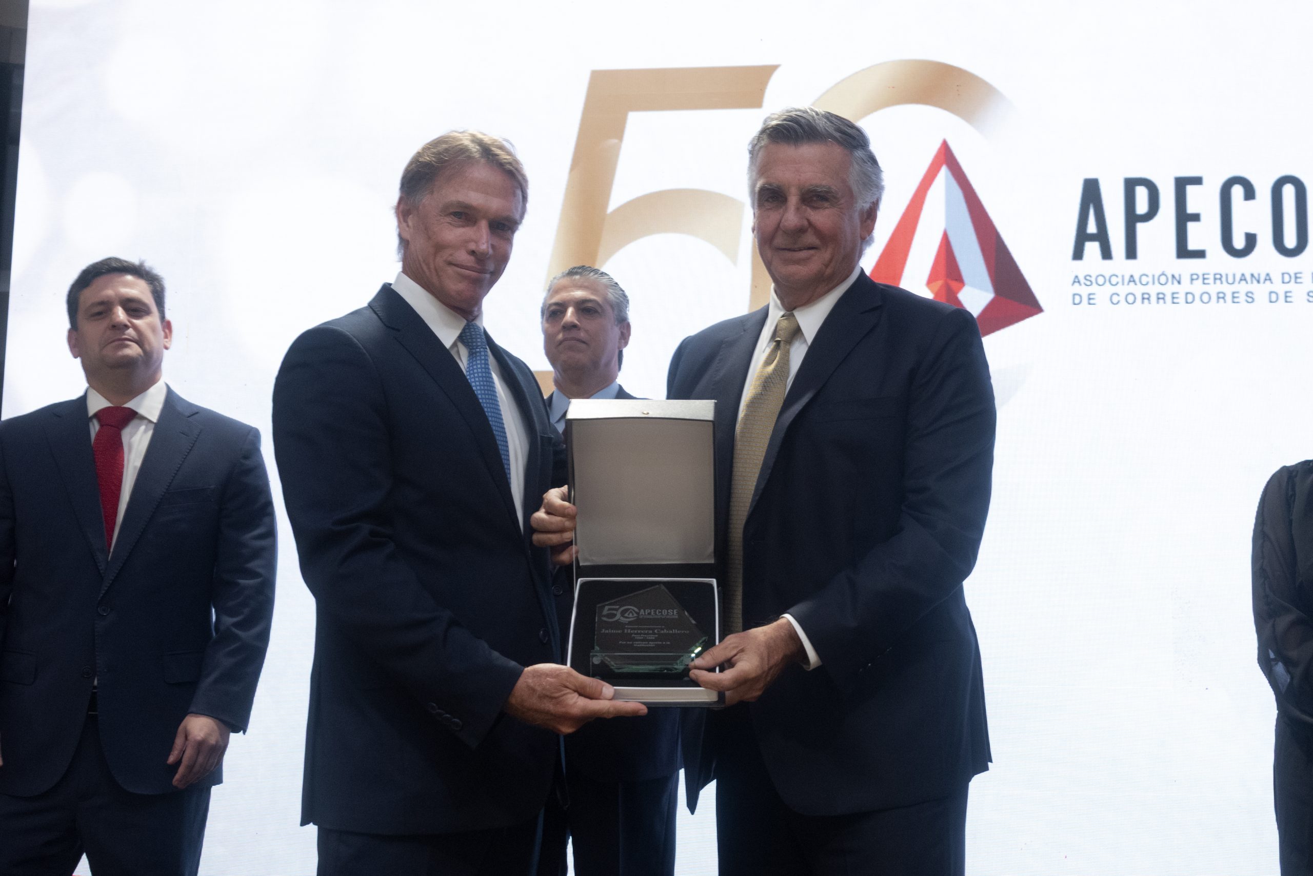 Reconocimiento a past presidents de APECOSE