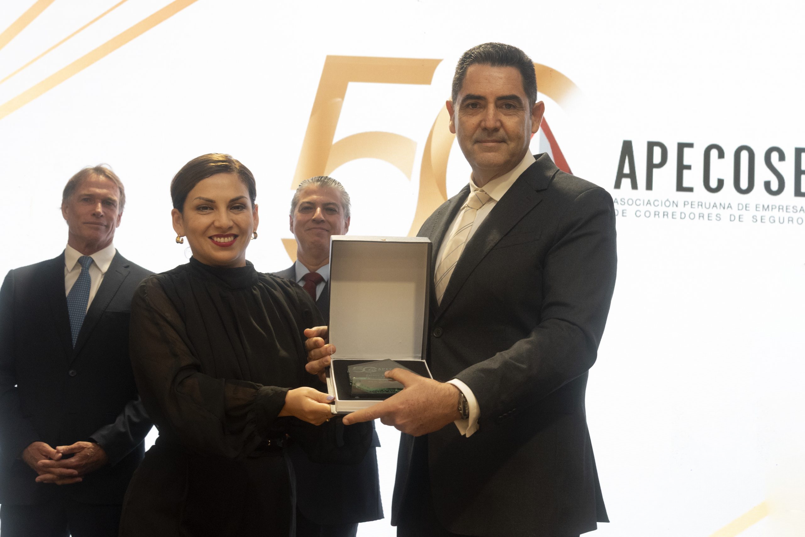Reconocimiento a past presidents de APECOSE