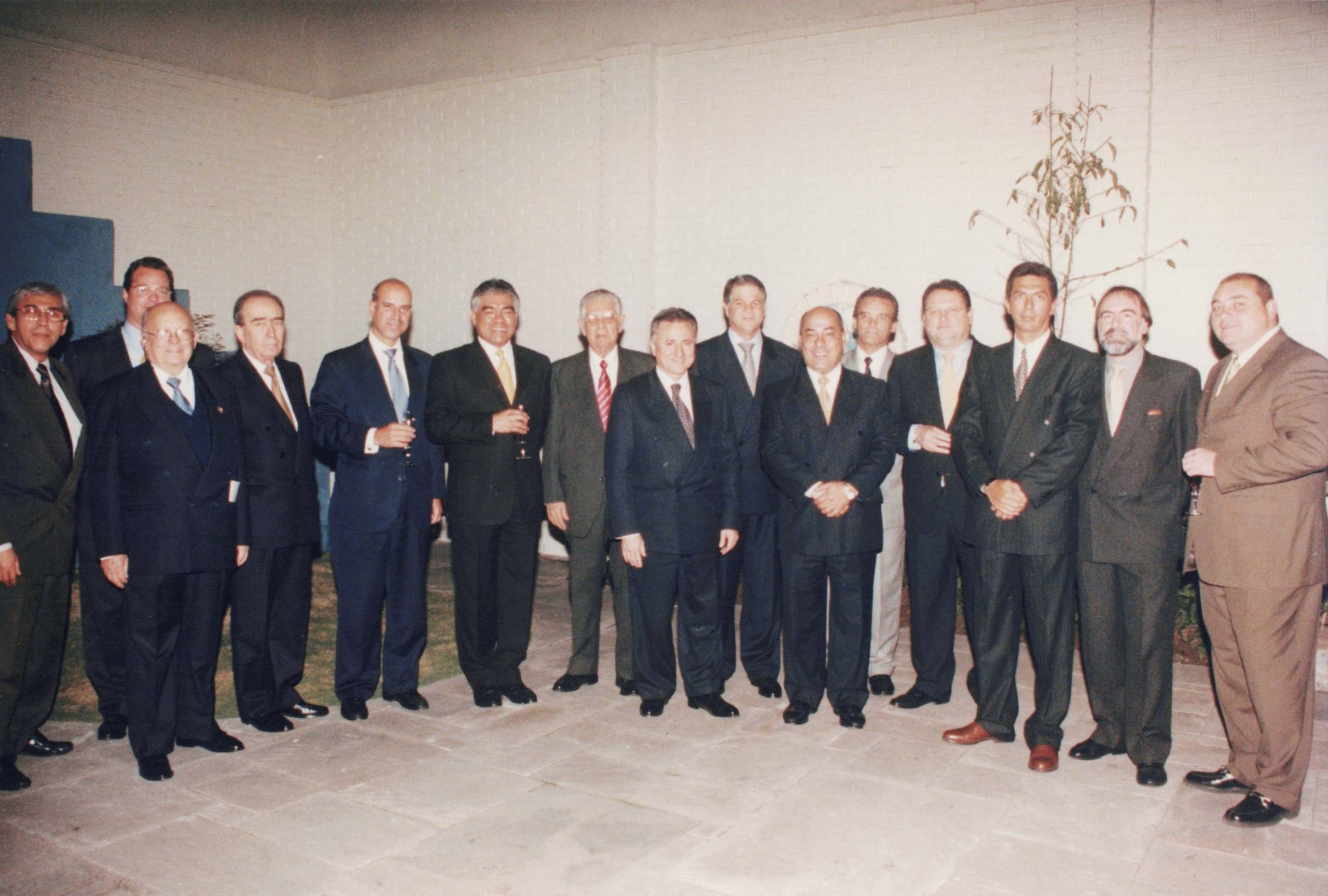Representantes de APECOSE reunidos en una actividad institucional histórica