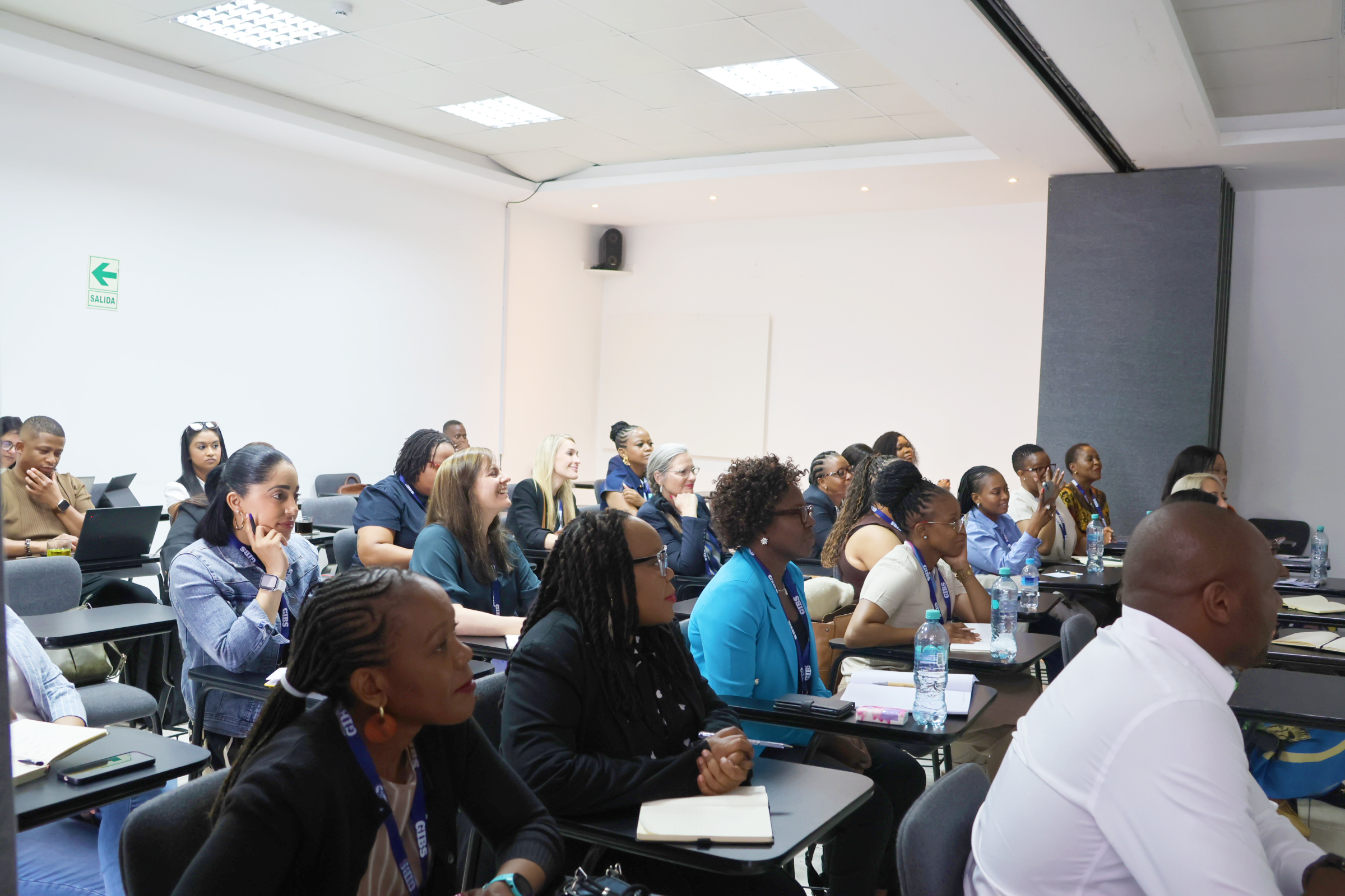Otra vista de los participantes en la reunión internacional organizada por APECOSE
