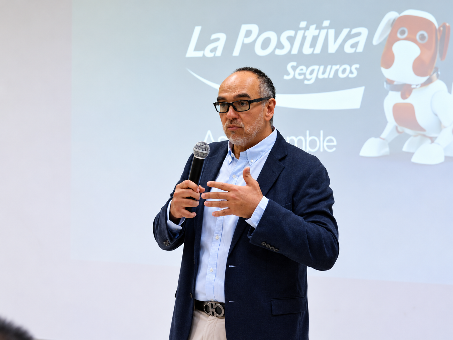 Asistentes al desayuno de trabajo con La Positiva Seguros en APECOSE